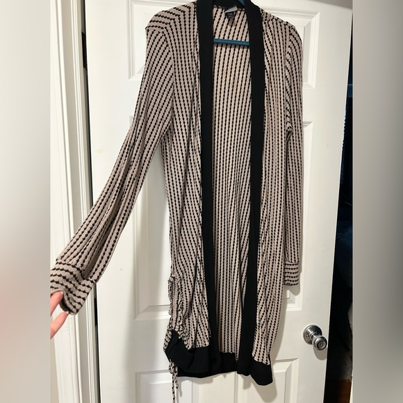 EUC Daytrip Open Front Black Taupe Ruched Striped Stretch Cardigan - Picture 6 of 9